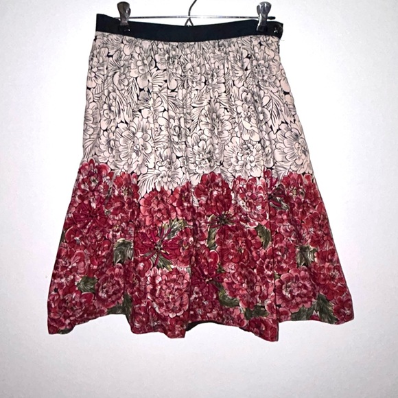 Anthropologie A-Line Skirt B&W to Red Floral Print. Lined. Black Lace Detail 6 - Picture 12 of 12